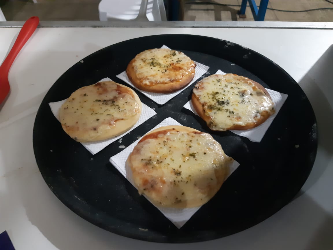Barraquinhas de pipoca e algodão doce